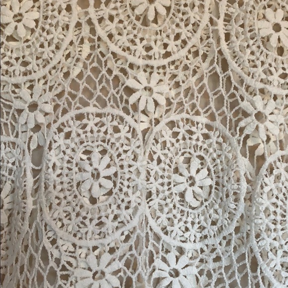 WHITE CROCHET BELL SLEEVE CROP TOP - Picture 2 of 8